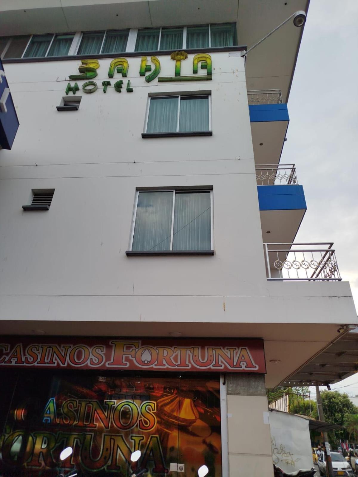 Hotel Bahia Вилавиченцио Екстериор снимка