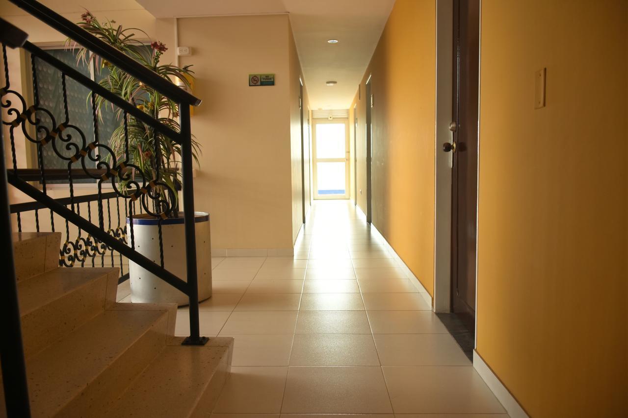 Hotel Bahia Вилавиченцио Екстериор снимка